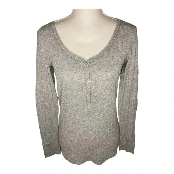 Victoria’s Secret Women’s Medium Glittery Gray Stretchy Lightweight Top - Picture 1 of 4